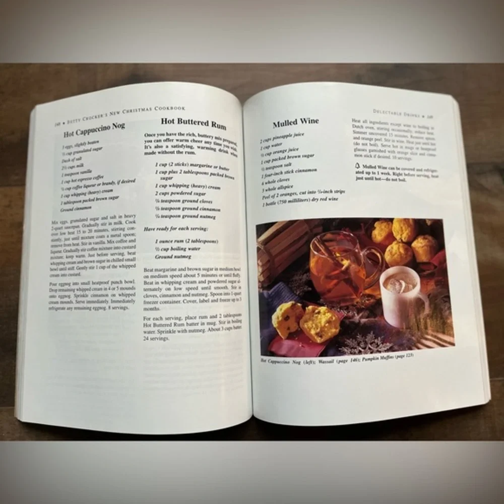 Betty Crocker New Christmas Holiday Meals Appetizer‎ Dessert Cookbook